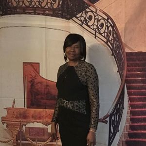 Meet your Posher, Bobbie